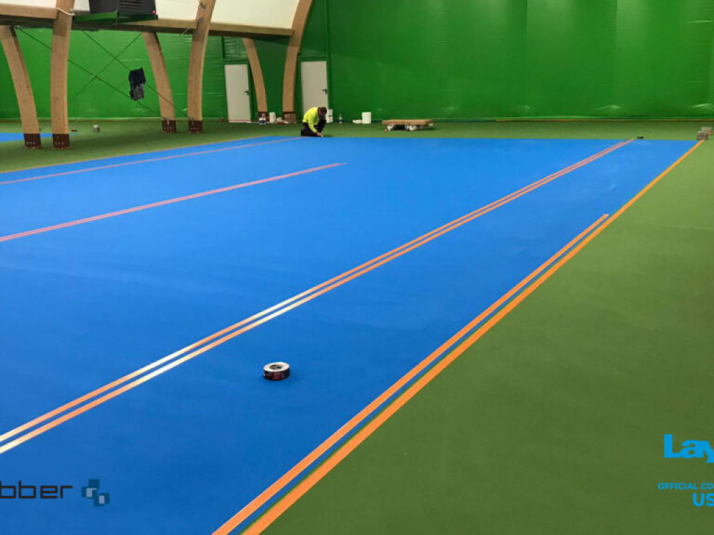 Tenis. Dwa nowe korty Laykold Masters 5 w hali tenisowej Akademii Tenisa Tenis Kozerki. Zobacz zdjęcia