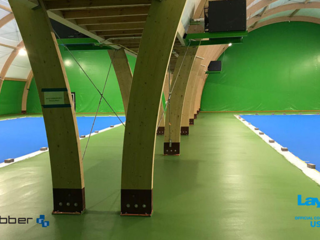 Tenis. Dwa nowe korty Laykold Masters 5 w hali tenisowej Akademii Tenisa Tenis Kozerki. Zobacz zdjęcia