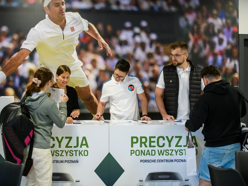 Tenis. Olga Brózda i Paweł Szymczak triumfatorami Tennis Challenge II w Lesznie. Poprowadzą Porsche na torze
