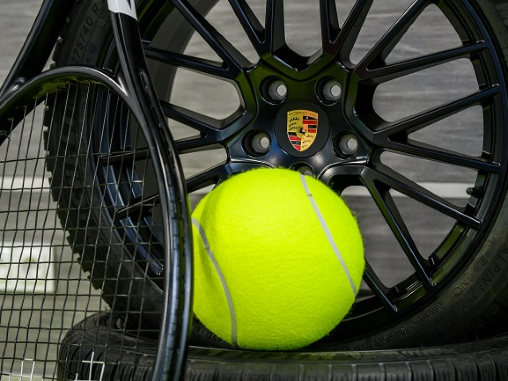 Tenis. Olga Brózda i Paweł Szymczak triumfatorami Tennis Challenge II w Lesznie. Poprowadzą Porsche na torze