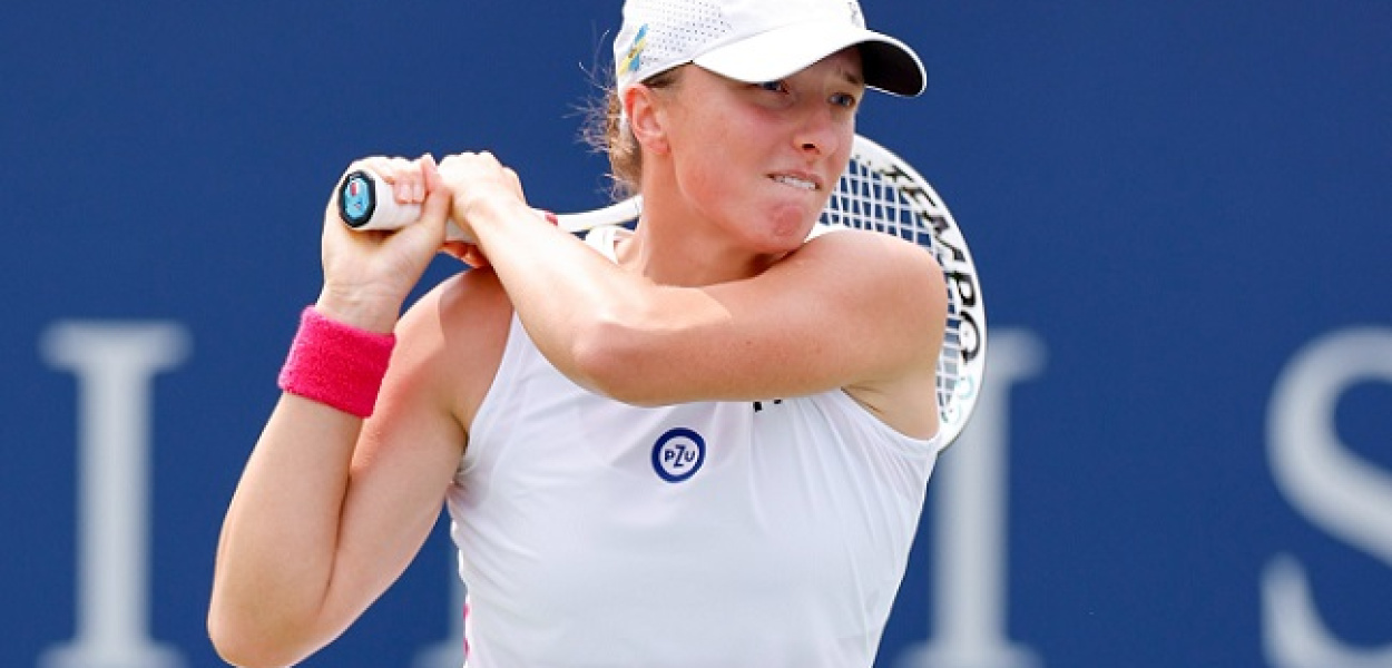  Tenis. Turniej WTA 1000 w Montrealu - Iga Świątek wygrała z Karoliną…
