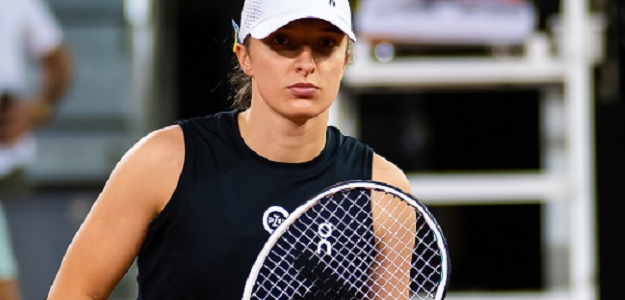  Tenis. Iga Świątek pokonała Qinwen Zheng w turnieju WTA 1000 w…