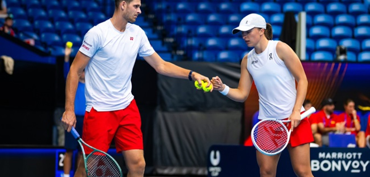  Tenis. Drużynowy turniej United Cup 2024 - w ćwierćfinale Polacy wygrali…