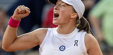 Iga Świątek przekazała sukienkę z autografem w szczytnym celu