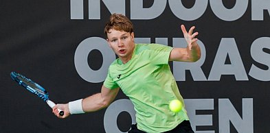 Maks Kaśnikowski gra w eliminacjach challengera ATP w Quimper